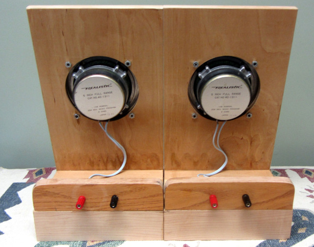 Realistic Die Cast 5-inch speakers in Speakers in Penticton - Image 4