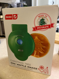 BNIB Xmas tree waffle maker