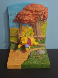 DISNEY WINNIE THE POOH BOOKEND