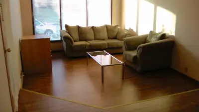 Bright windowed rooms for rent in Beddington, Calgary