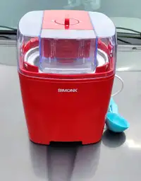 Cute little ice cream maker!