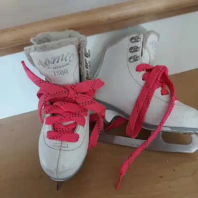 Cameo Jackson figure skates 10J, View more