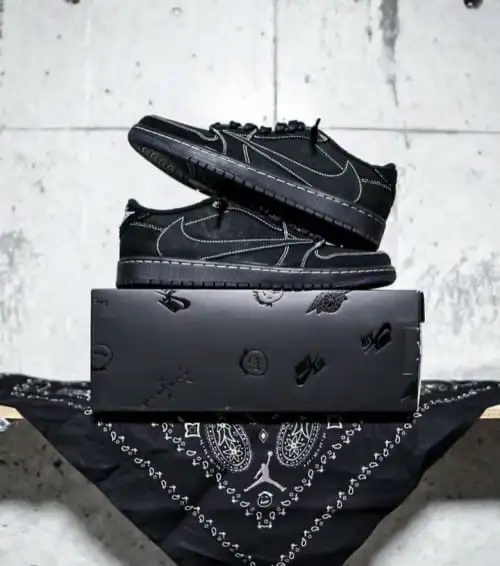 Jordan 1 Retro Low SP Travis Scott Black Phantom  in Men's Shoes in City of Toronto - Image 2