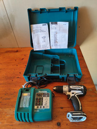 Makita 18volt Cordless Drill & Charger / Good Condition / $50