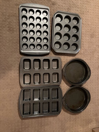 Baking pans for cakes and cupcakes