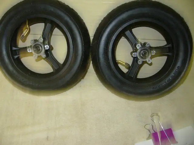 2 roues avec pneus + jantes 10poX 2.125 Neuf pr trottinette elec in Kids in Longueuil / South Shore - Image 2