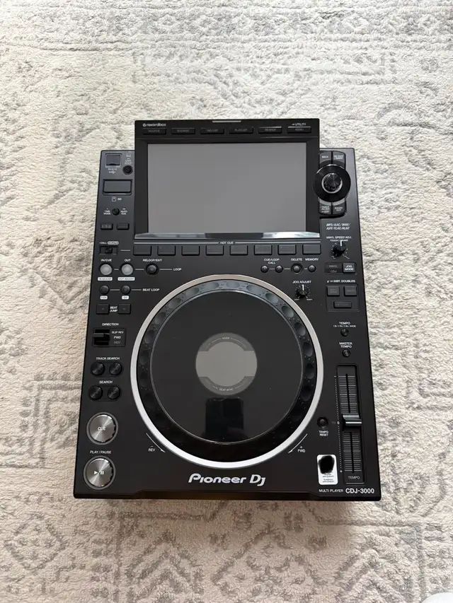 CDJ 3000 - MINT CONDITION in Performance & DJ Equipment in City of Toronto - Image 2