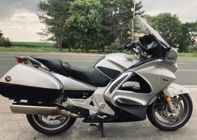 Superb sport tourer. Well maintained. Very clean. Low km 51,000km. Cee Bailey windscreen. Helli bar...