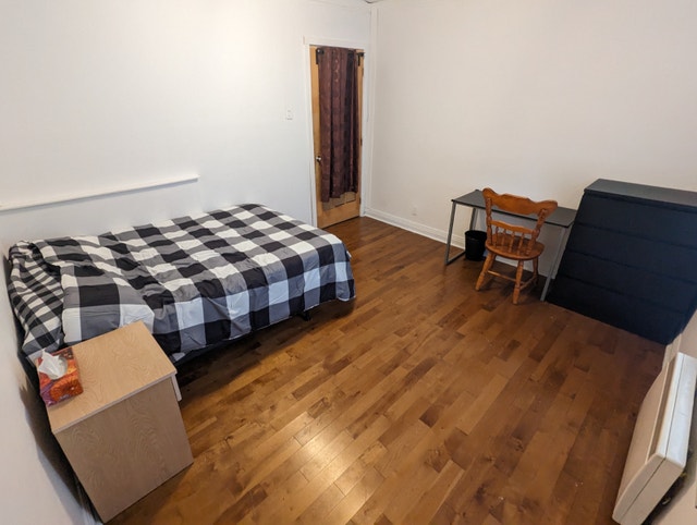 Room for rent available August 15 — photo 1