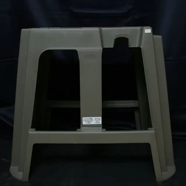 LIKE NEW Rubbermaid Sawhorse in Tool Storage & Benches in City of Toronto - Image 3
