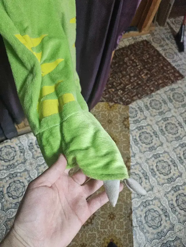 Costume Dinosaure, taille 3-4 ans in Costumes in Sherbrooke - Image 4