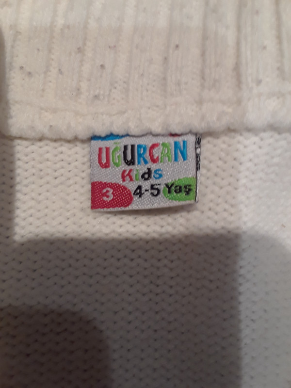 White Red Sweater for 4-5 years old Girls in Clothing - 4T in Mississauga / Peel Region - Image 2