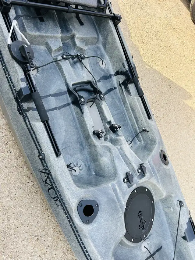 Fishing Kayak ( paddle drive! ) in Fishing, Camping & Outdoors in Portage la Prairie - Image 6