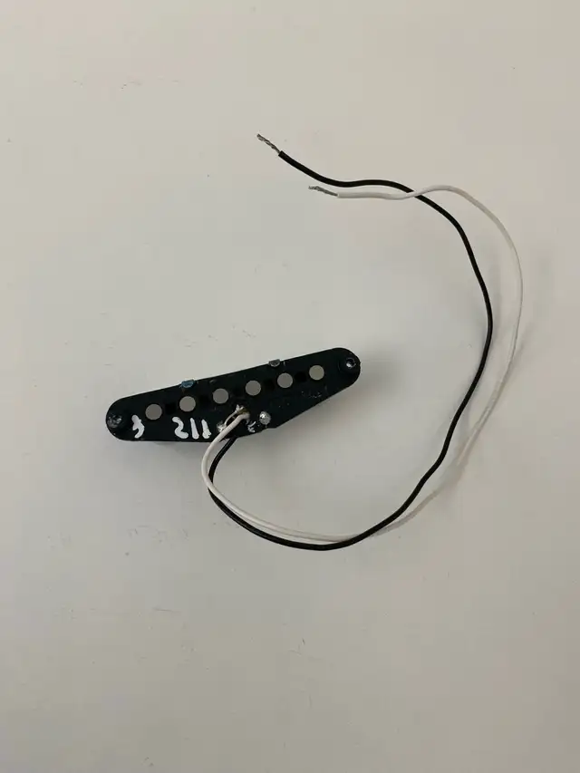 Fender Tex-Mex Telecaster neck pickup in Guitars in City of Montréal - Image 3