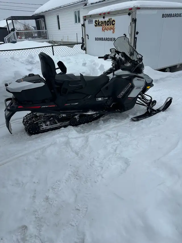 BRP grand Touring limited in Snowmobiles in Shawinigan - Image 3