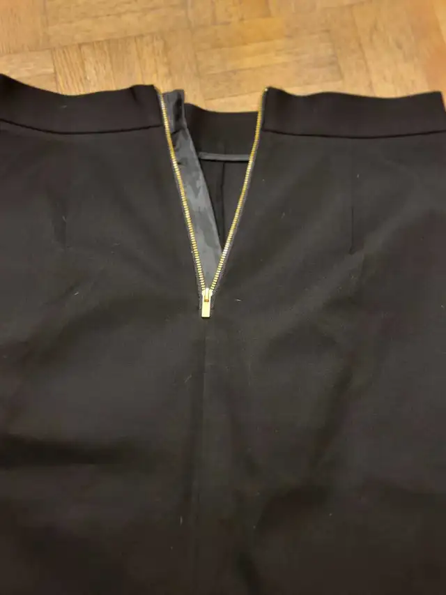 Banana Republic size 6 skirt in Women's - Bottoms in City of Toronto - Image 6