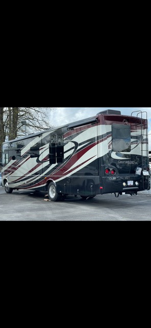 Class A Georgetown 37.7 XL 2013 Forest River in RVs & Motorhomes in Delta/Surrey/Langley - Image 3