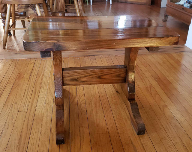 Solid Wood Small End Table  in Other Tables in Owen Sound - Image 2