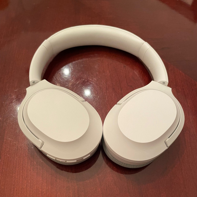 Razer Opus X Wireless ANC Headphones (White) in Speakers, Headsets & Mics in Mississauga / Peel Region - Image 2