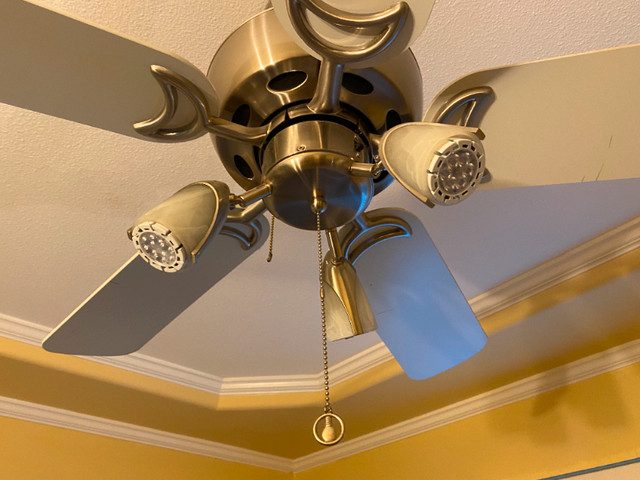 Ceiling fan light, white and silver, home, room, living room in Indoor Lighting & Fans in Vancouver - Image 3
