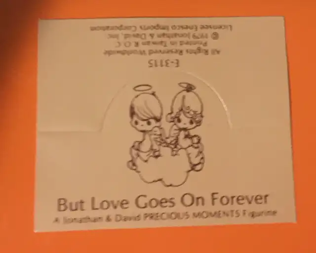 Precious Moments Porcelain Figure in Arts & Collectibles in Markham / York Region - Image 6