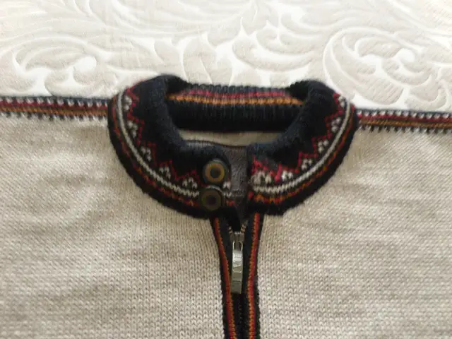 Très beau gilet pour homme (neuf) Dale of Norway, 100% laine. in Men's in Victoriaville - Image 4