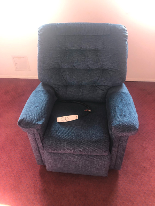 LIFT CHAIR, IMMACULATE CONDITION, ONLY USED FOR THREE MONTHS in Chairs & Recliners in Medicine Hat