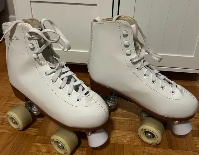 ROLLER SKATES in Skates & Blades in City of Toronto - Image 2