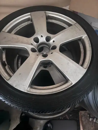 5 bolts good treads