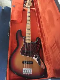 Vintage 1972 Fender Jazz Bass w/Original Case