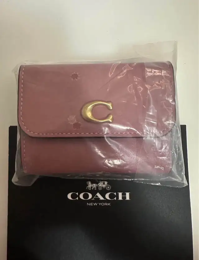 Coach Essential Card Holder Wallet PEONY