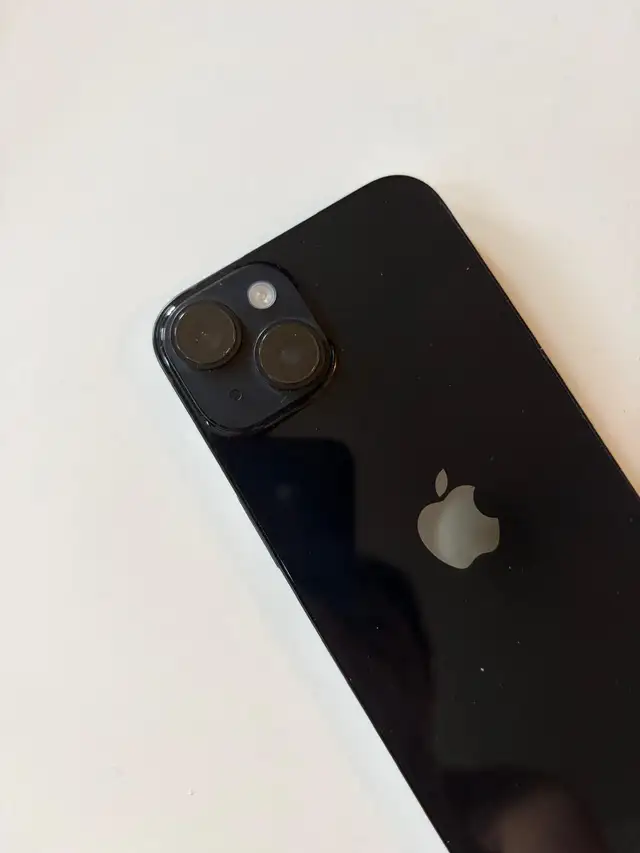 Iphone 14 comes with Otterbox Case - if listed it is available64728171565443123