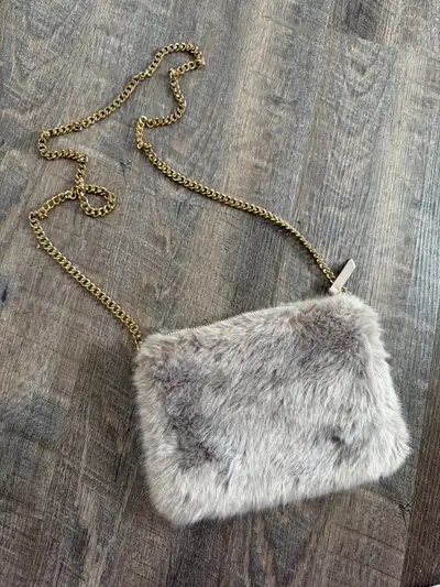faux fur side pouch with gold chain, View more