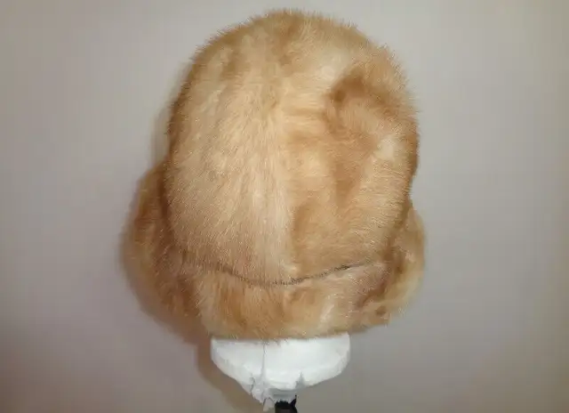 CHAPEAU FAUX VISON-UNITED HATTERS CAP &MILLINERY WKRS-MEDIUM in Women's - Tops & Outerwear in City of Montréal - Image 8