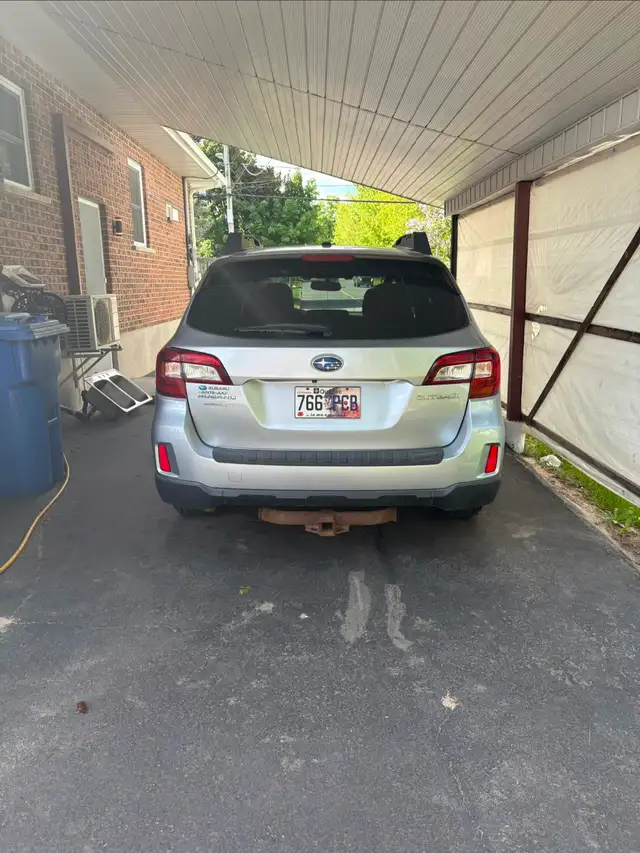 Subaru outback 2015 in Cars & Trucks in Drummondville - Image 3