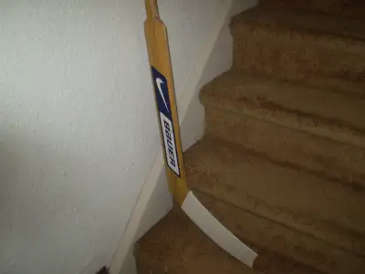 BAUER SUPREME R/H VINTAGE " GOALIE STICK 4500 " Hardly Used Con, View more