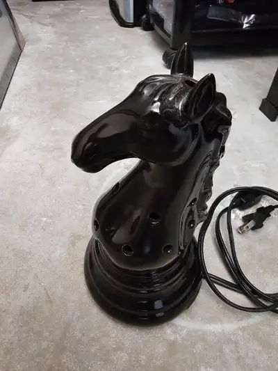 Scentsy Chess Knight Wax Warmer. Iightly used in like-new condition.