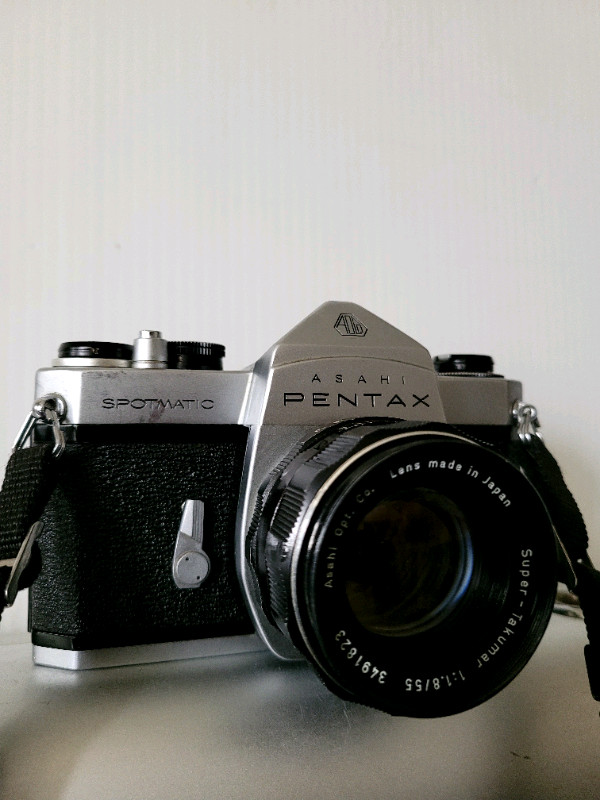 Asahi Pentax Spotmatic SP SLR 35mm Film Camera 55mm F/1. 8 Lens  dans Appareils photo et caméras  à Ville de Montréal