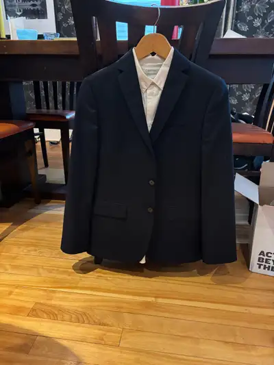 Calvin Klein Boys suit size 16R, View more