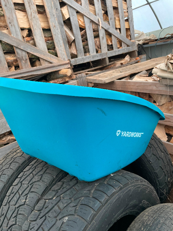 PLASTIC WHEEL BARREL BIN in Outdoor Tools & Storage in Cambridge - Image 3