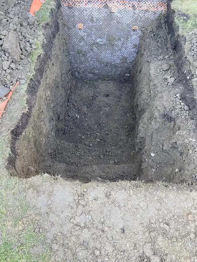 Pro hand excavation. We dig it!