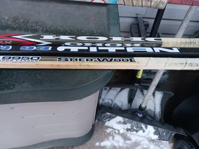 assorted sherwood hockey sticks for sale in Hockey in Markham / York Region - Image 11