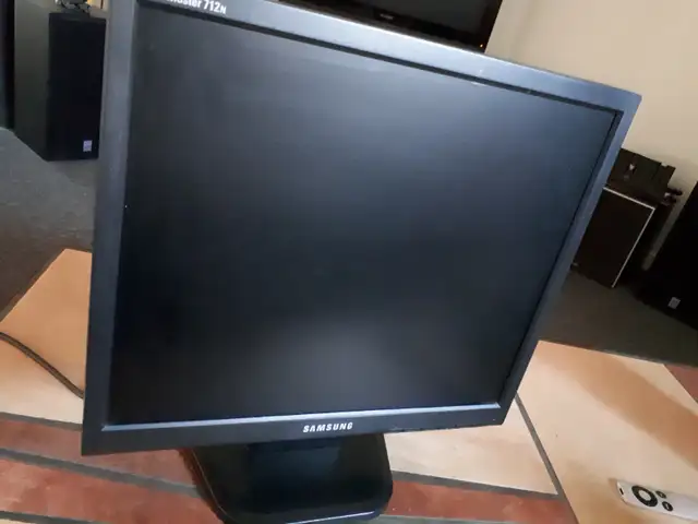 Computer Monitor in Monitors in Gatineau - Image 2