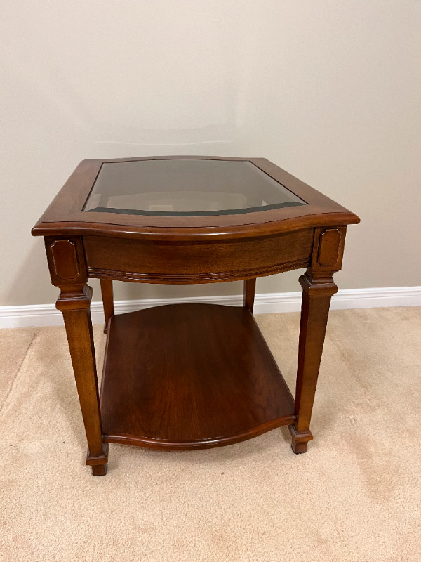 Single Side Solid Wood Side Table in Coffee Tables in Peterborough