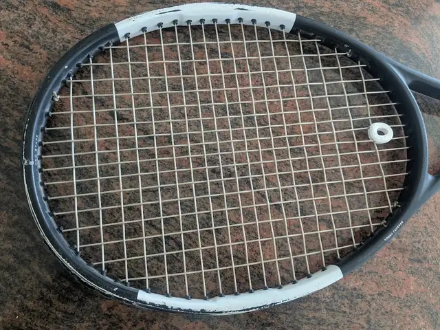 Wilson Pro Staff 97 v 12 2018 (315g) tennis racquet, grip 4 1/8 in Tennis & Racquet in Mississauga / Peel Region - Image 5