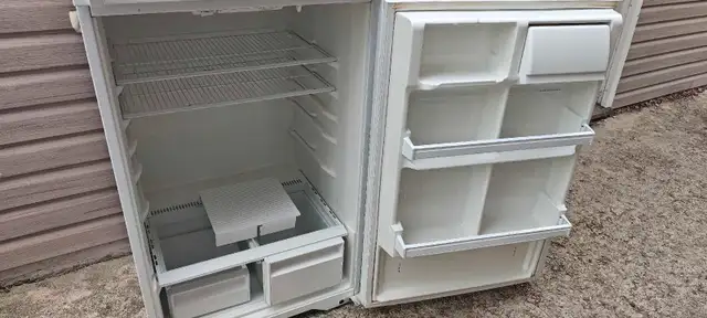 Disinfected refrigerator $200 in Refrigerators in Regina - Image 2