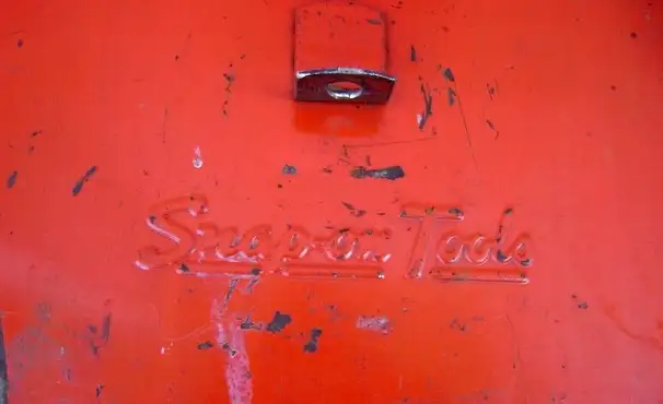 SnapOn Vintage 1960s KRA-21 Hip Roof Toolbox with Tote Tray in Tool Storage & Benches in Kawartha Lakes - Image 5