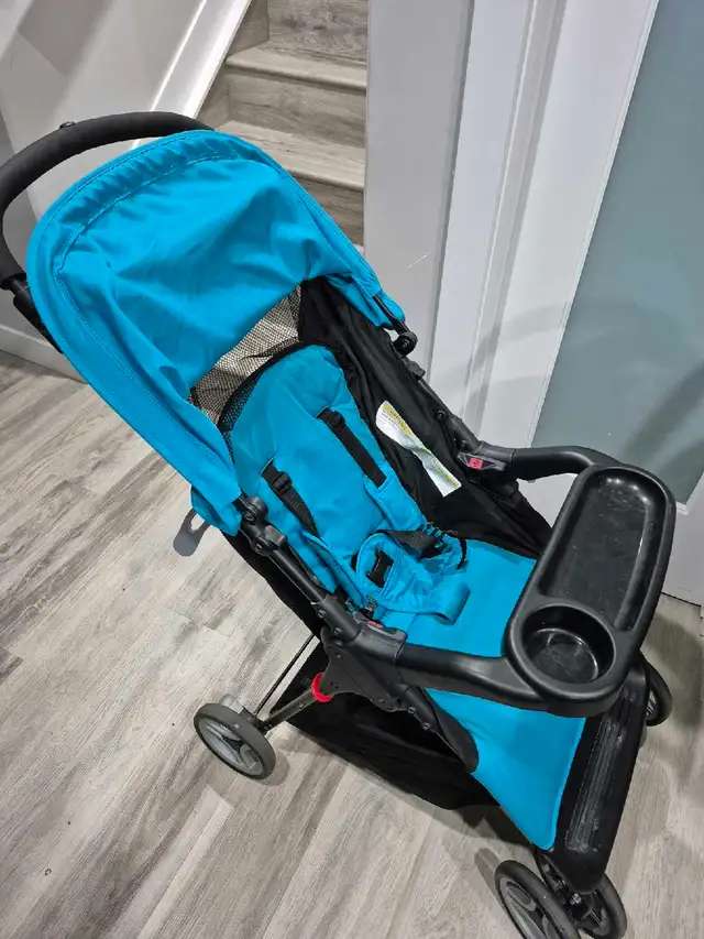 stroller in Strollers, Carriers & Car Seats in Edmonton - Image 3