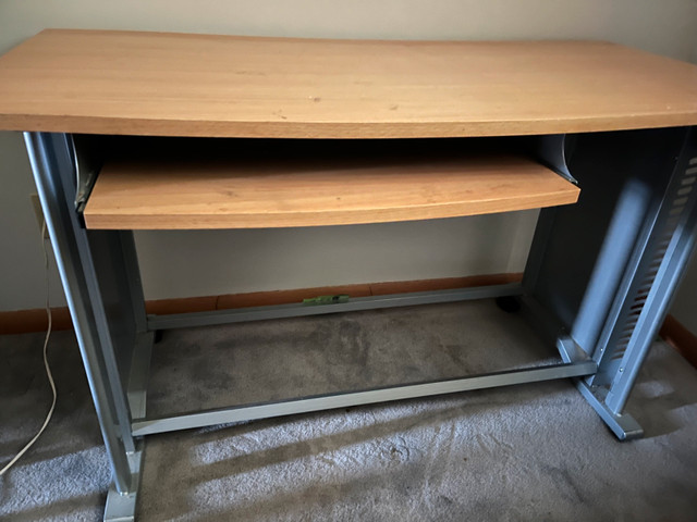 computer desk and chair in Desks in Grand Bend - Image 2