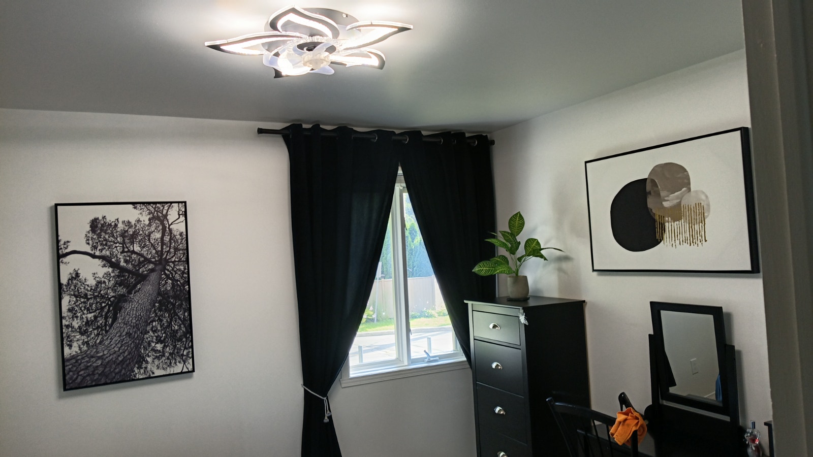 Chambre à louer aux femmes seulement à Saint-Sauveur — photo 2